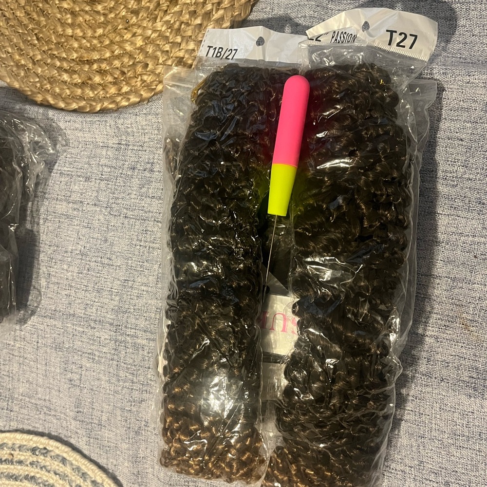 Crochet Hair Extensions Bundle - Picture 2 of 3